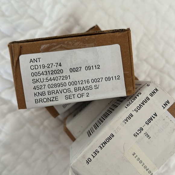 NWB Set of 8 Anthropologie Bravo Brass Knobs - Picture 5 of 5